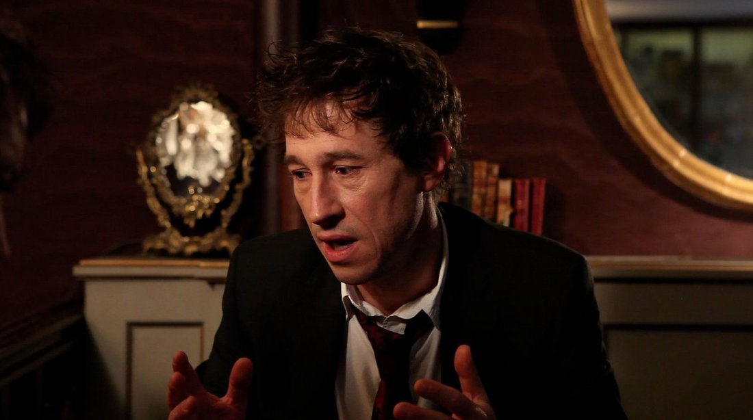 Bertrand Bonello dans « Le dos rouge  » d'Antoine Barraud, 2014 -screenshot