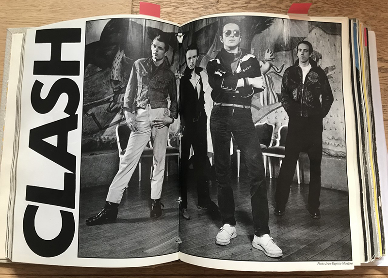 Le groupe britannique The Clash photographié par Jean-Baptiste Mondino devant le décor de Gérard Garouste au Palace in Le magazine du Palace, numéro 7 Courtesy Prosper Assouline