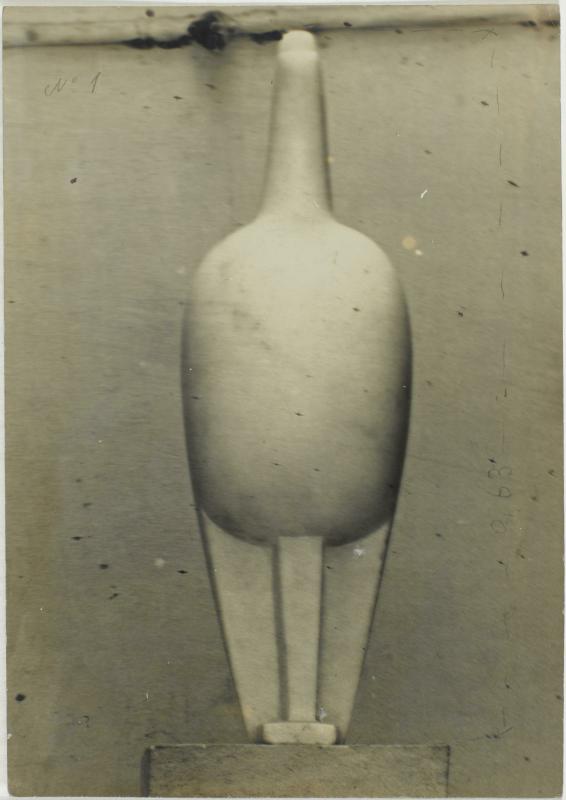 Constantin Brancusi, Maïastra, marbre blanc (1910-1912) avant février 1914 