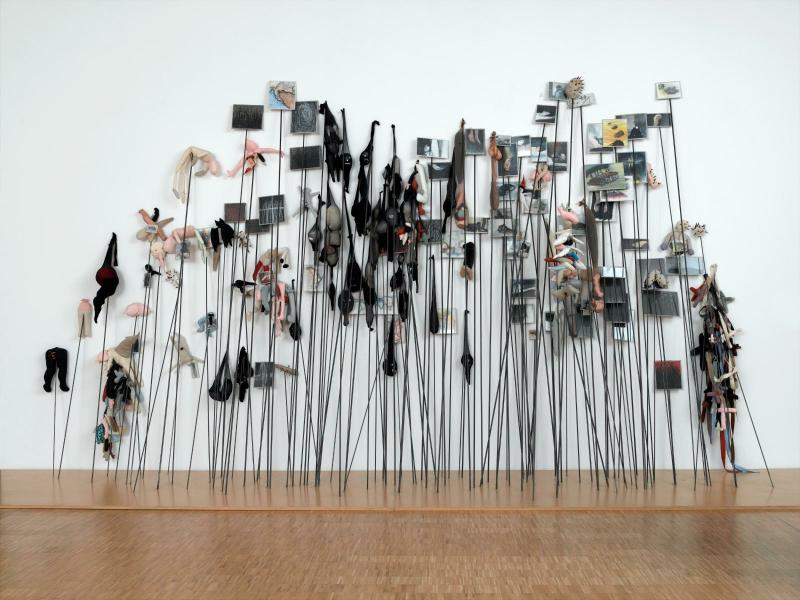 Annette Messager, "Les Piques", 1992-1993 - visuel œuvre Centre Pompidou