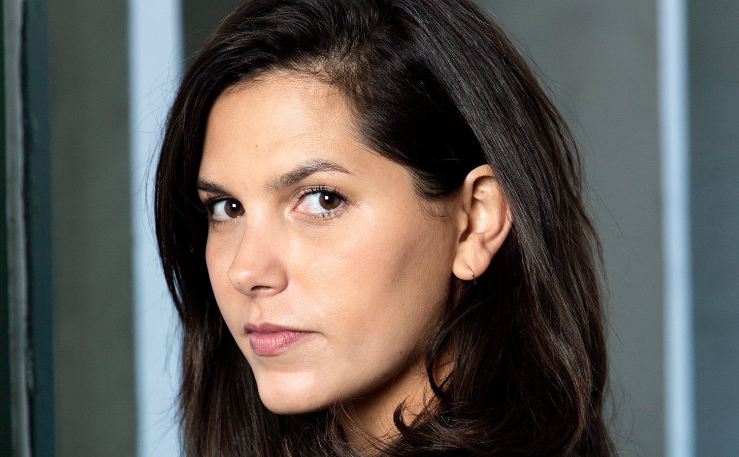 Portrait d'Iris Brey par Patrice Normand