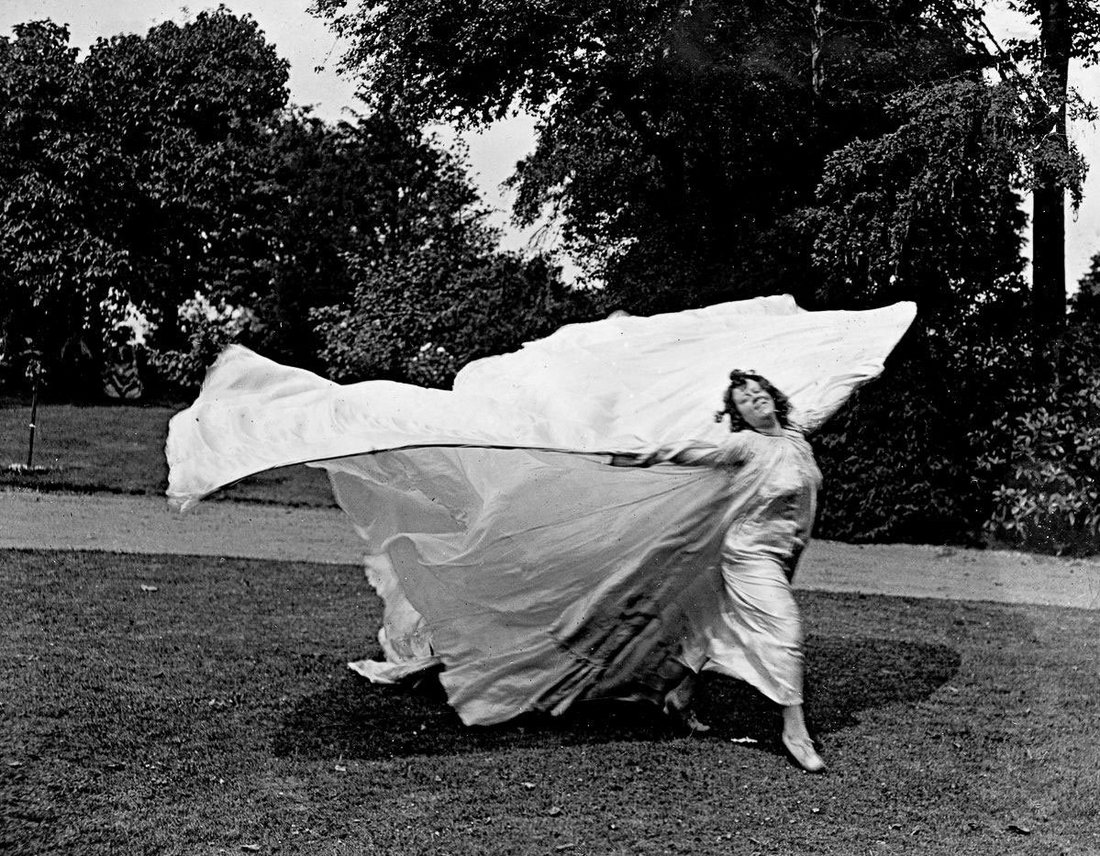 La « Danse serpentine » de Loïe Fuller, S.J. Beckett, vers 1900