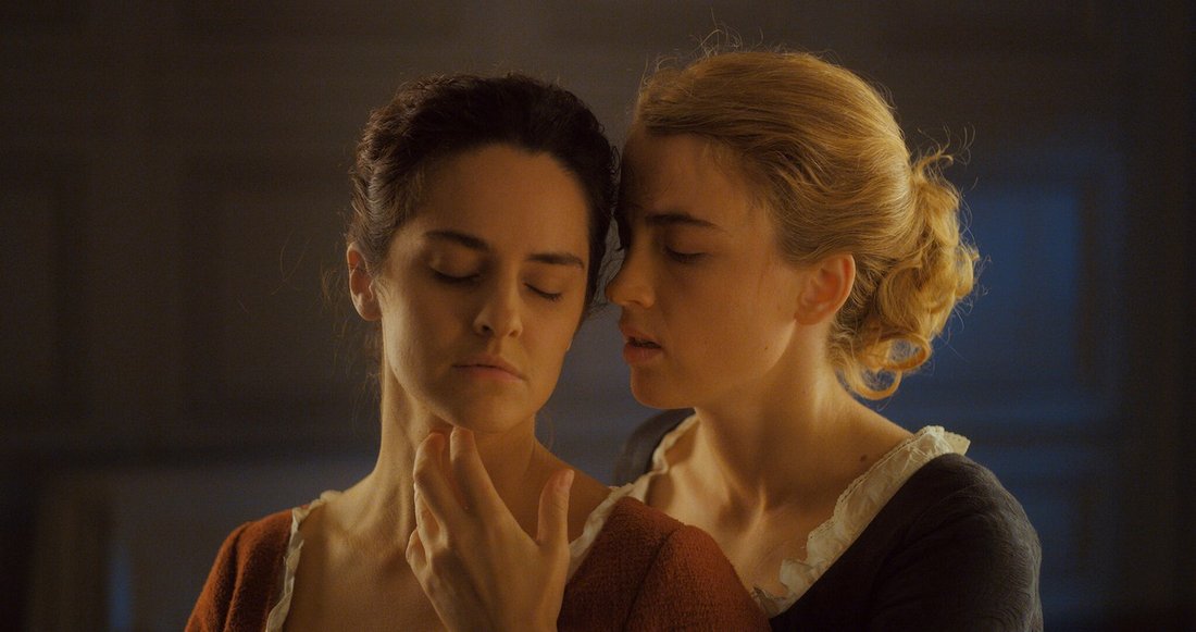 Les actrices Noémie Merlant et Adèle Haenel dans Portrait de la jeune fille en feu, de Céline Sciamma - screenshot