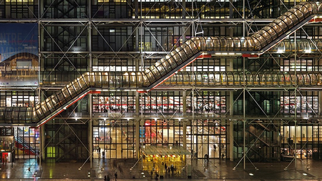 Podcast "Dans les tuyaux du Centre Pompidou" - façade vue de nuit