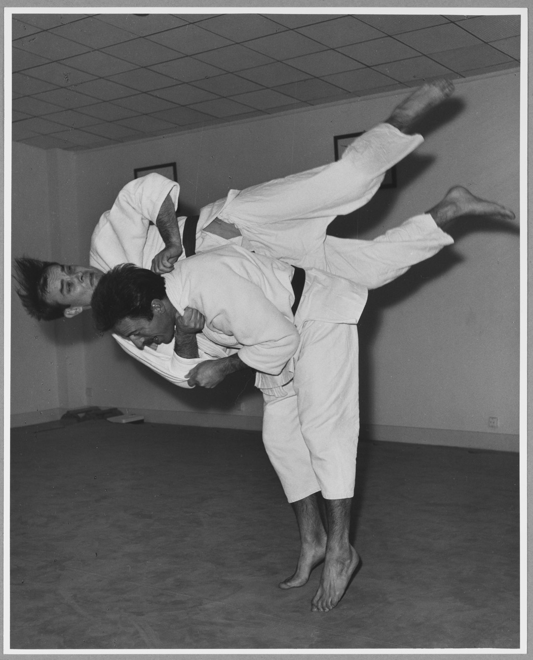 Harry Shunk, "Yves Klein : Démonstration de judo au Japon", 1959