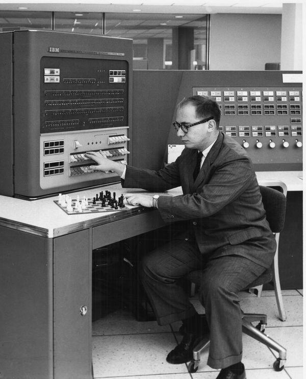 Premier programme capable de jouer une véritable partie d'échecs, archives IBM