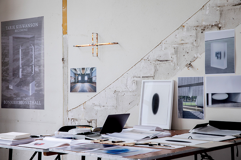 Vue de l'atelier parisien de Tarik Kiswanson, juin 2023 Photo Julie Ansiau  © Centre Pompidou