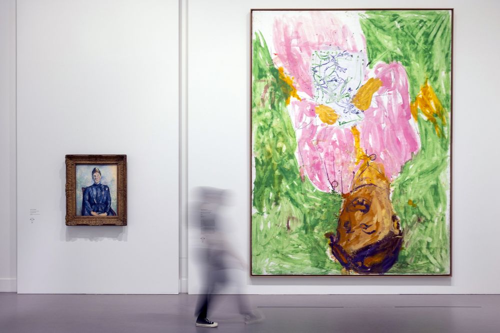 Exposition "Cezanne et nous". Grand Palais x Centre Pompidou : Contrepoint entre "Portrait de Madame Cezanne" (1885-86) et "Meine Mutter, Madame Cezanne" de Georg Baselitz (1998)