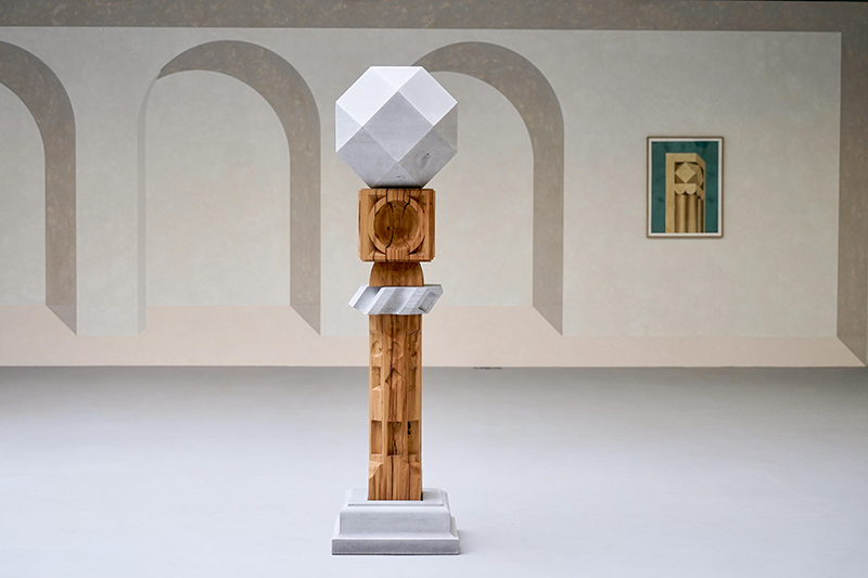 Raphaël Zarka, Mount Melville, 2018, chêne massif et béton fibré, 192 x 50 x 50 cm Vue de l’exposition Gnomonica, MNAC, Bucarest, 2019 Courtesy Galerie Mitterrand, Paris