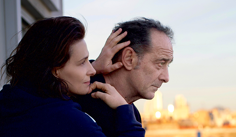 « Avec amour et acharnement », de Claire Denis, 2022, Juliette Binoche et Vincent Lindon  © Ad Vitam Distribution Le film, projeté le vendredi 10 juin à 20 heures, a obtenu l'Ours d'argent de la mise en scène