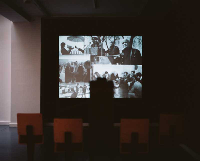 Vues d’installation de l’exposition de Bouchra Khalili « The Magic Lantern », galerie mor charpentier, Paris, 2023. Photographies de Marion Berrin pour Art Basel.