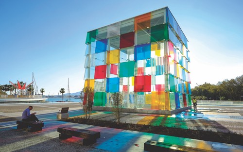 Centre Pompidou-Málaga : vue du Cubo, panneaux de Daniel Buren