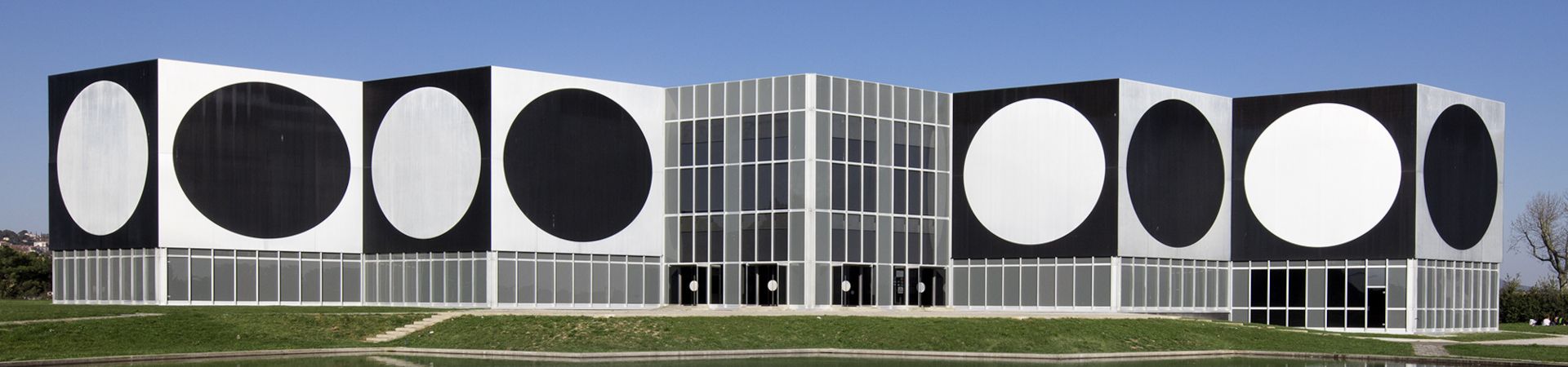 Fondation Vasarely, Aix-en-Provence : façade
