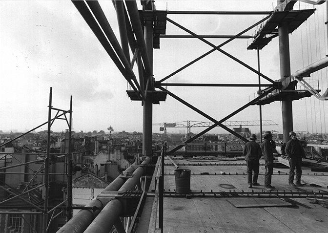 ouvriers sur le chantier Beaubourg
