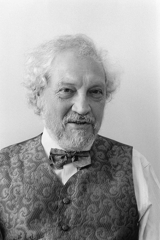 Portrait de Raymond Guidot lors de la fête du personnel avant la réouverture du Centre Pompidou en 1999