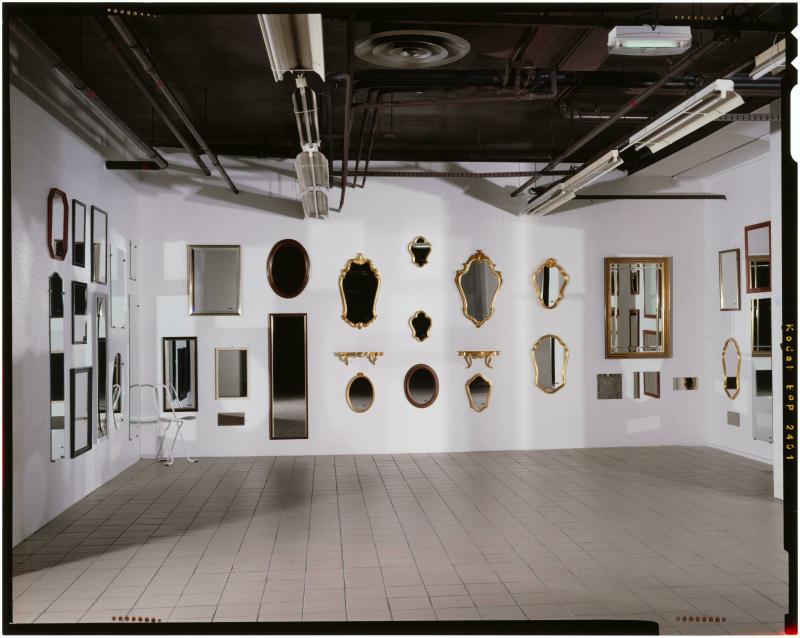 Mirror Stand (Stand de miroirs) - Centre Pompidou