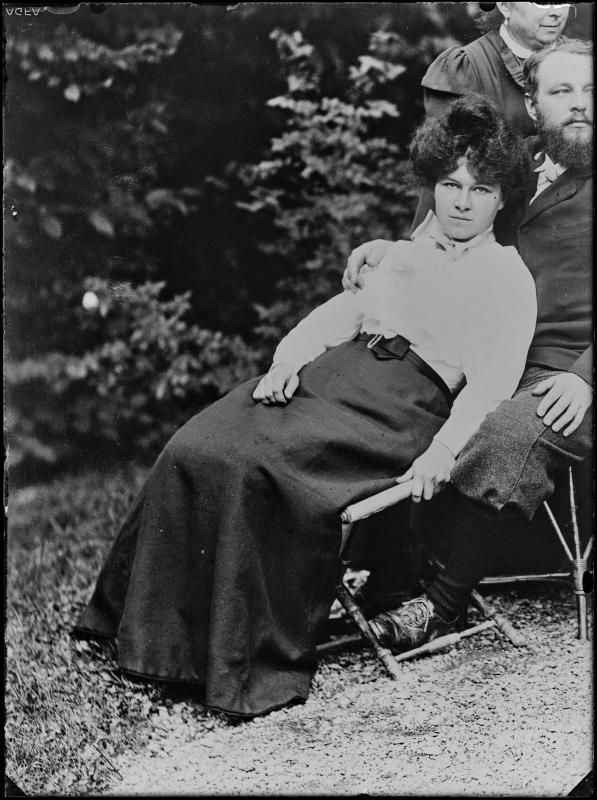 Une photo de Madame Arnold Naville - Centre Pompidou