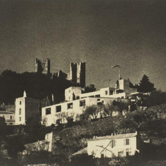 Man Ray (Emmanuel Radnitzky, dit), Le Château des Noailles à Hyères 1929 